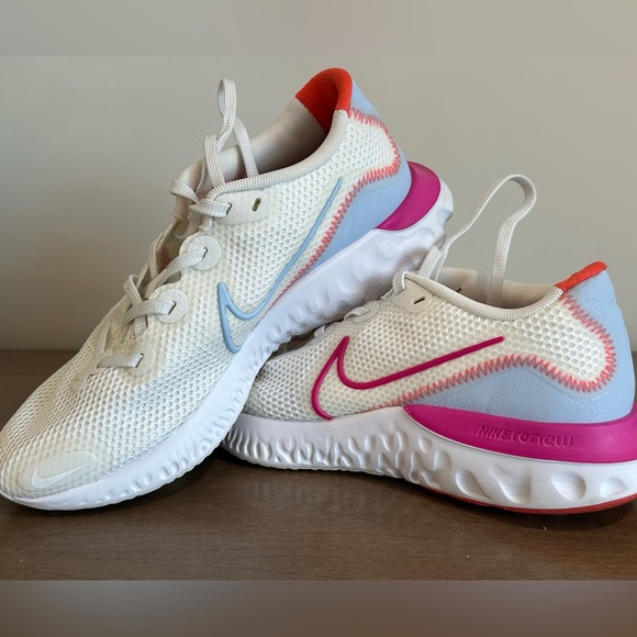 Nike Renew Women’s Sneakers - Picture 1 of 9